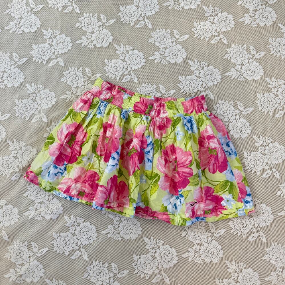 Hollister Floral Mini Skirt Size Large